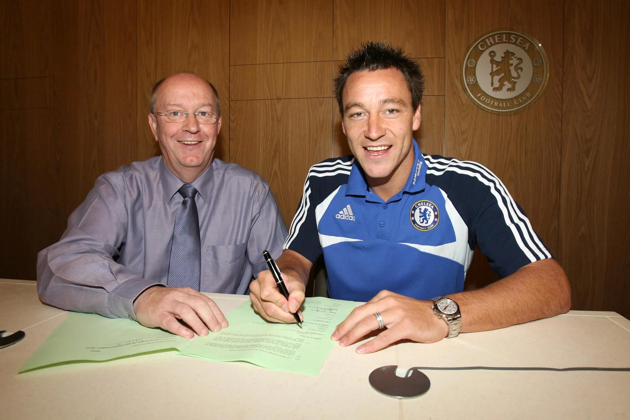 世界杯体育场-切尔西73岁的俱乐部秘书即将退休，他自2002年以来就在蓝军工作