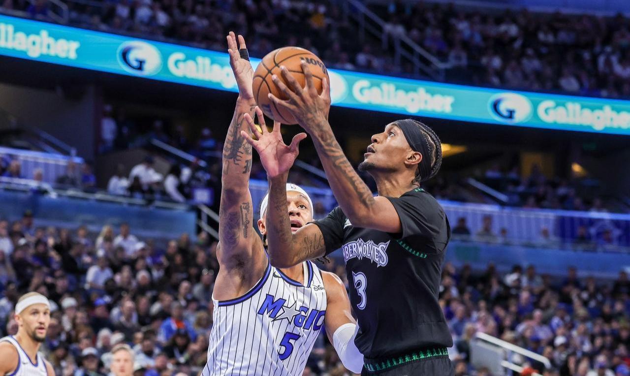 世界杯主办国家-爆大冷！7人上双掀翻西部劲旅：全场开心欢呼，直通季后赛仍有戏